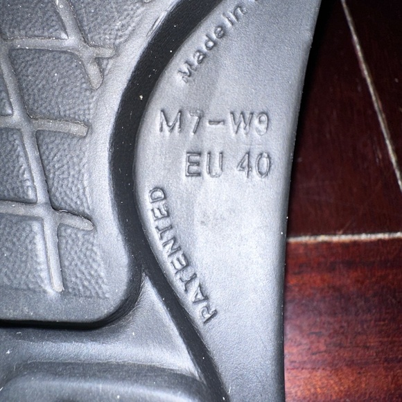 Oofos Ooh Ahh Limited Hibiscus Sandals 9 - Picture 6 of 6